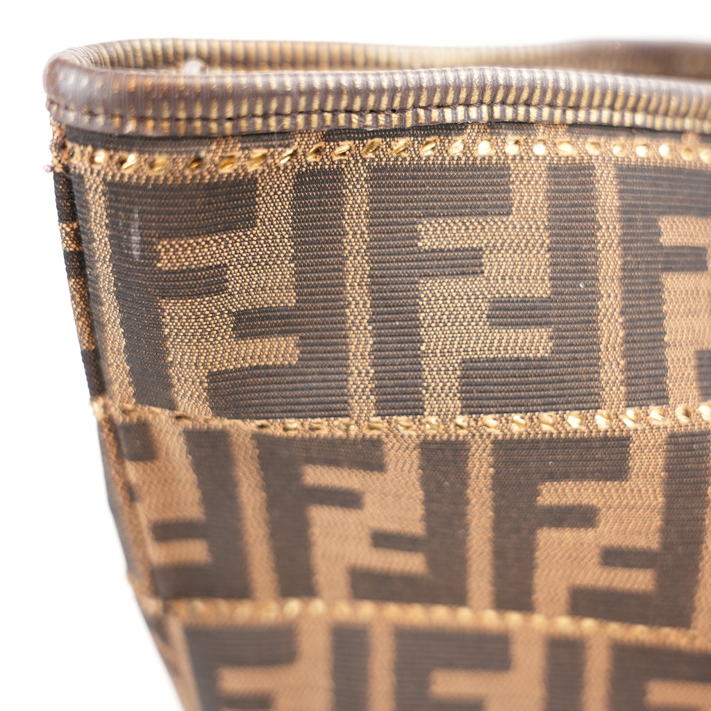 Borsa Tote Fendi Zucca FF Marrone in Tessuto Jacquard con Manici in Pelle – 36 cm