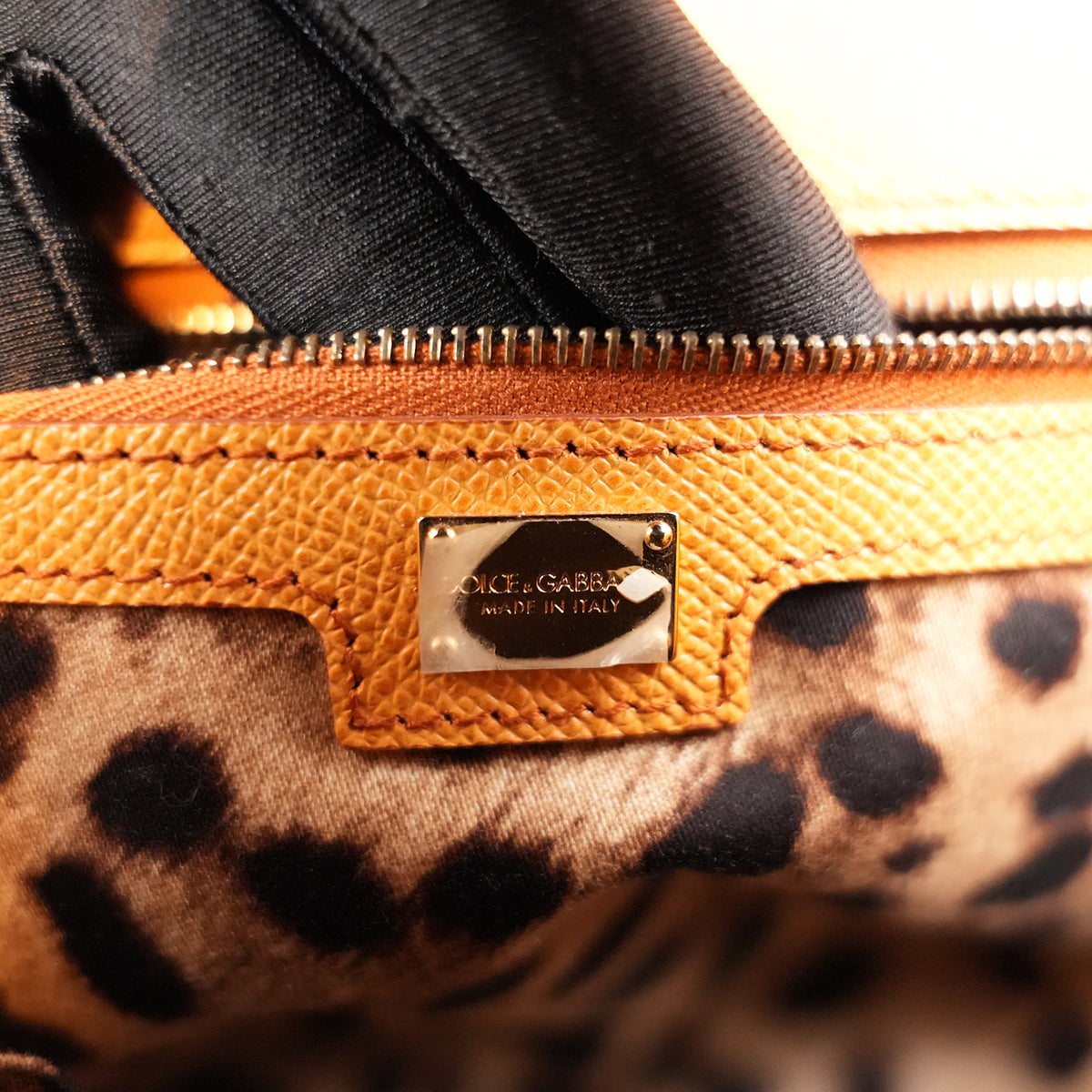 Dolce & Gabbana Sicily Medium in Pelle Dauphine Giallo Ocra