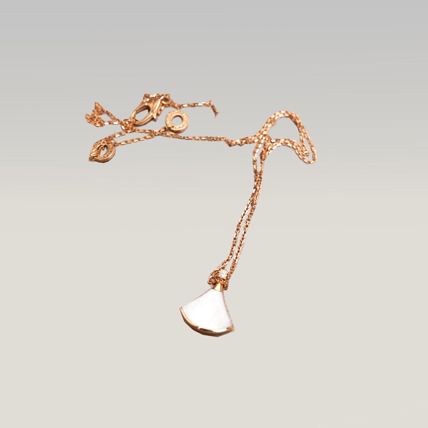 BVLGARI Collana ventaglio oro 18K madreperla – full set