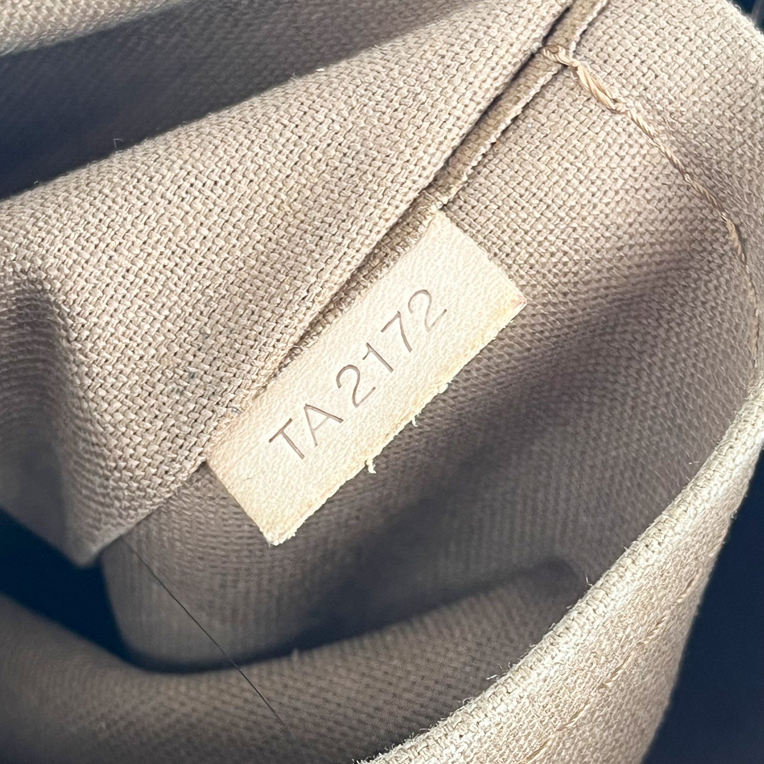 Louis Vuitton Palermo PM Monogram Canvas con Manici in Pelle
