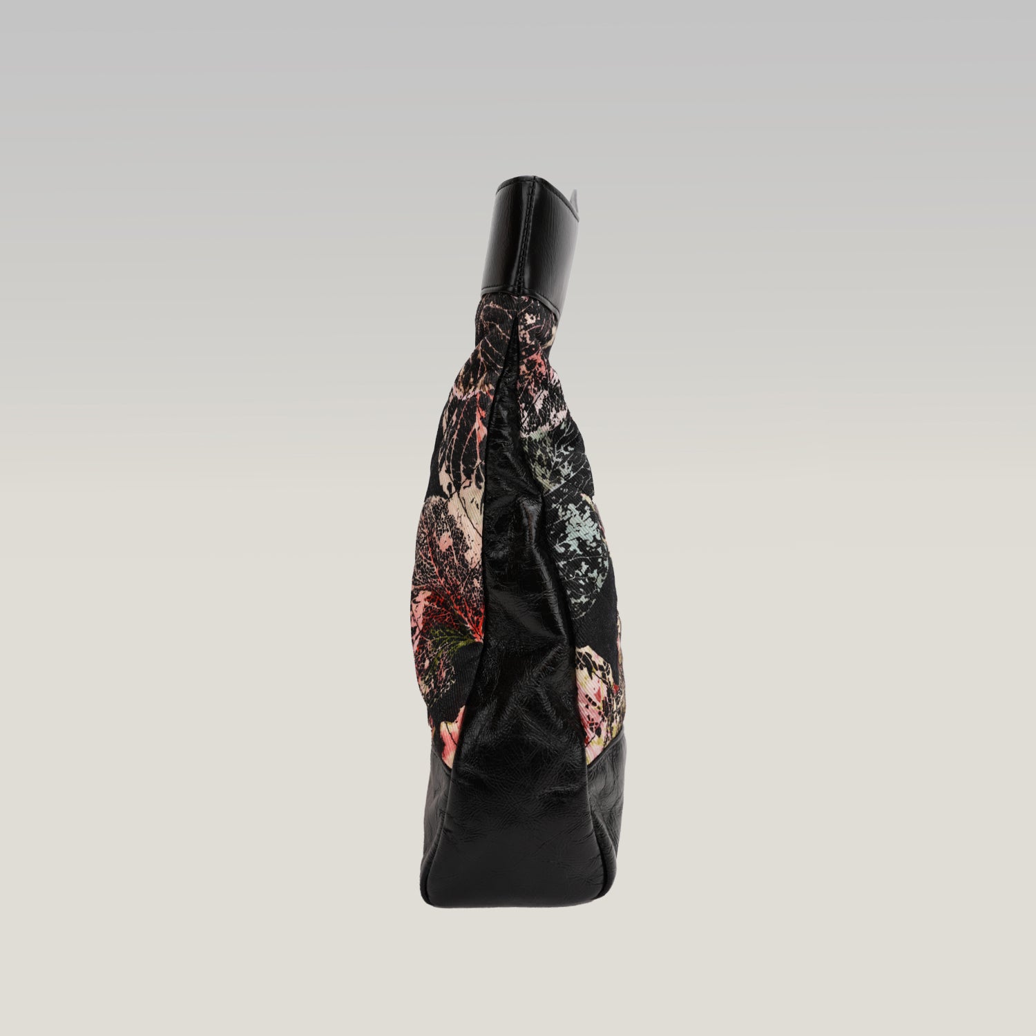 Chanel 31 in tela trapuntata floreale e pelle nera