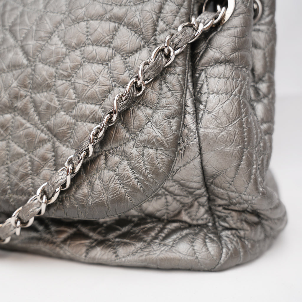 Chanel borsa vintage in pelle trapuntata argento con logo CC