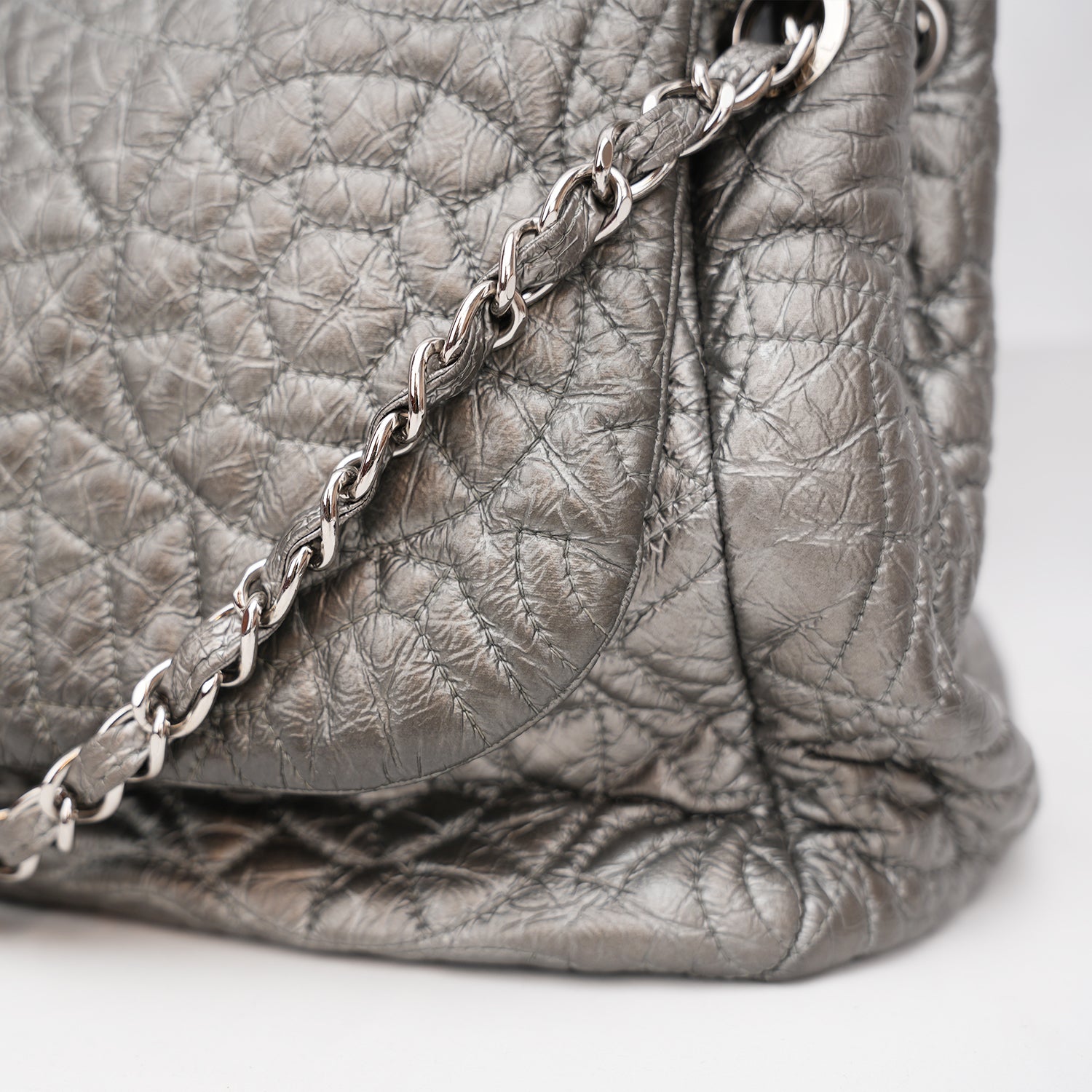 Chanel borsa vintage in pelle trapuntata argento con logo CC