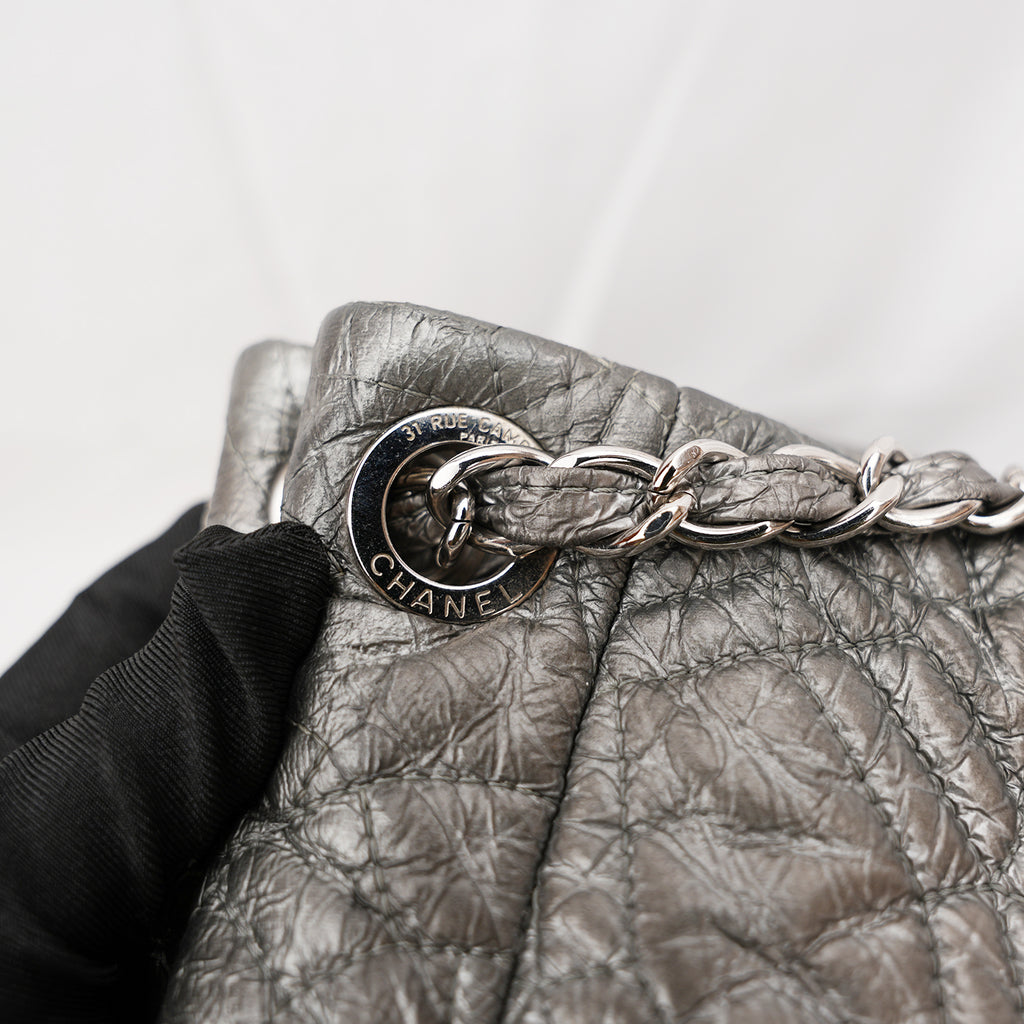 Chanel borsa vintage in pelle trapuntata argento con logo CC