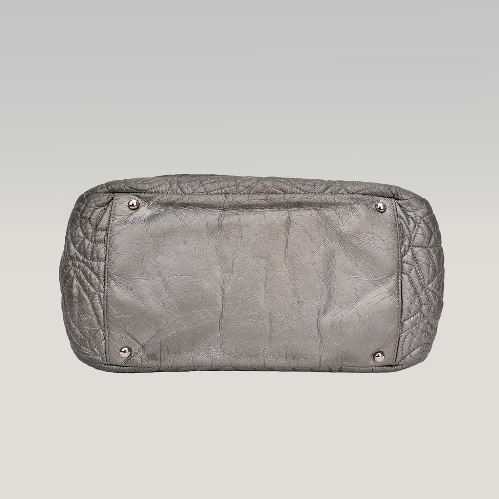 Chanel borsa vintage in pelle trapuntata argento con logo CC