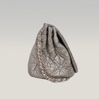 Chanel borsa vintage in pelle trapuntata argento con logo CC