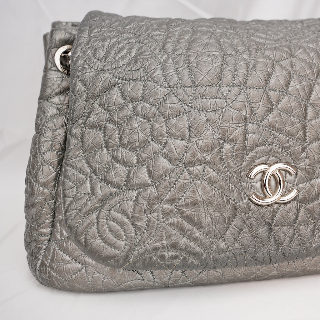Chanel borsa vintage in pelle trapuntata argento con logo CC