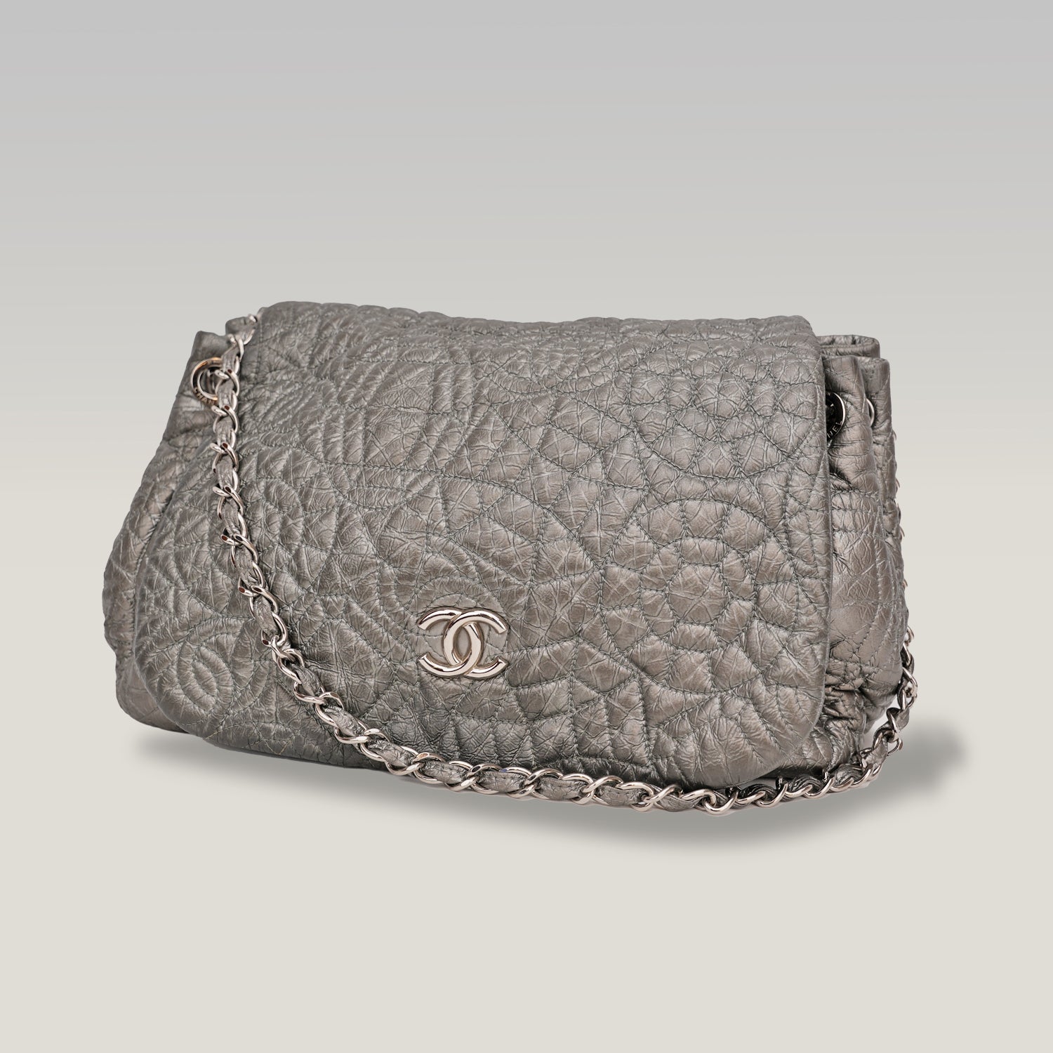 Chanel borsa vintage in pelle trapuntata argento con logo CC