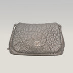 Chanel borsa vintage in pelle trapuntata argento con logo CC