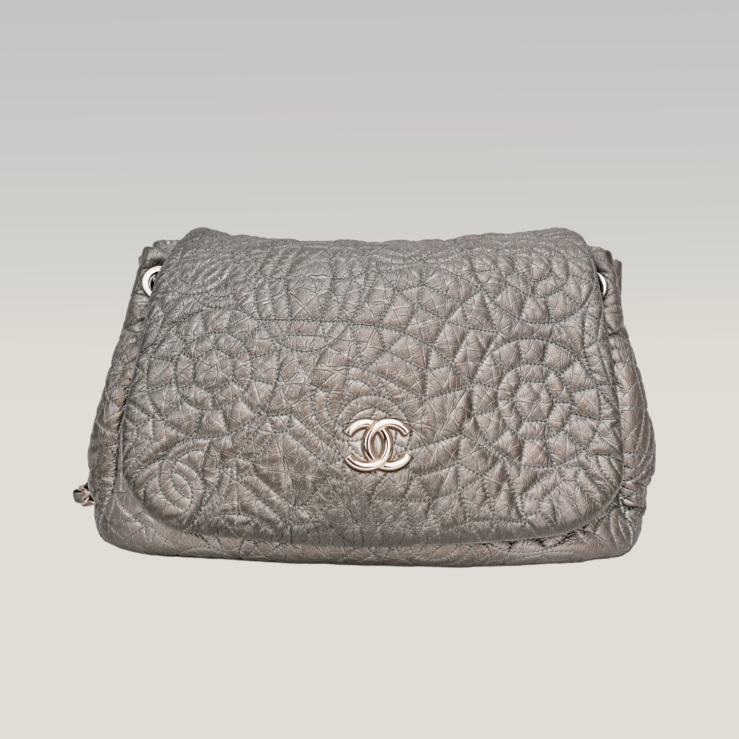 Chanel borsa vintage in pelle trapuntata argento con logo CC