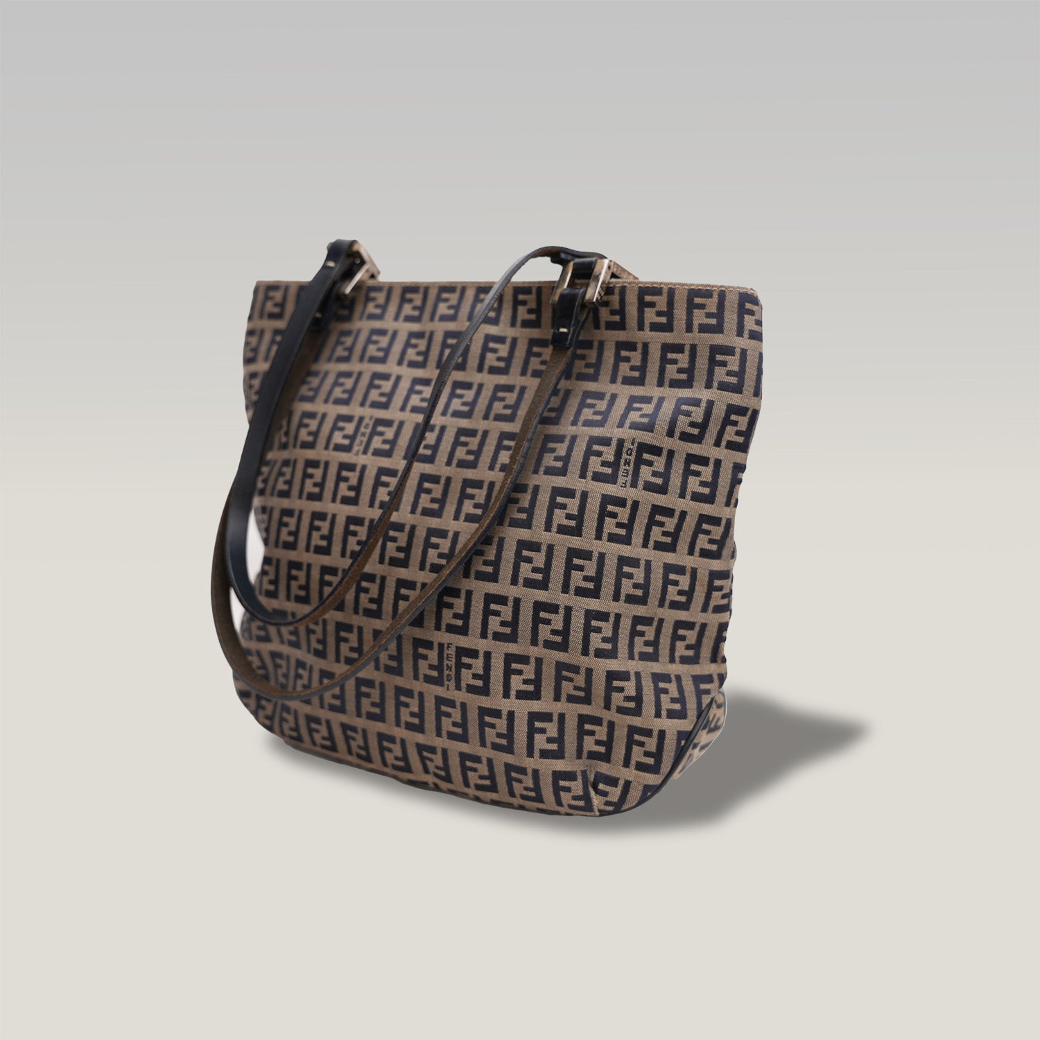 Fendi FF – borsa a mano in tela monogram con hardware argento