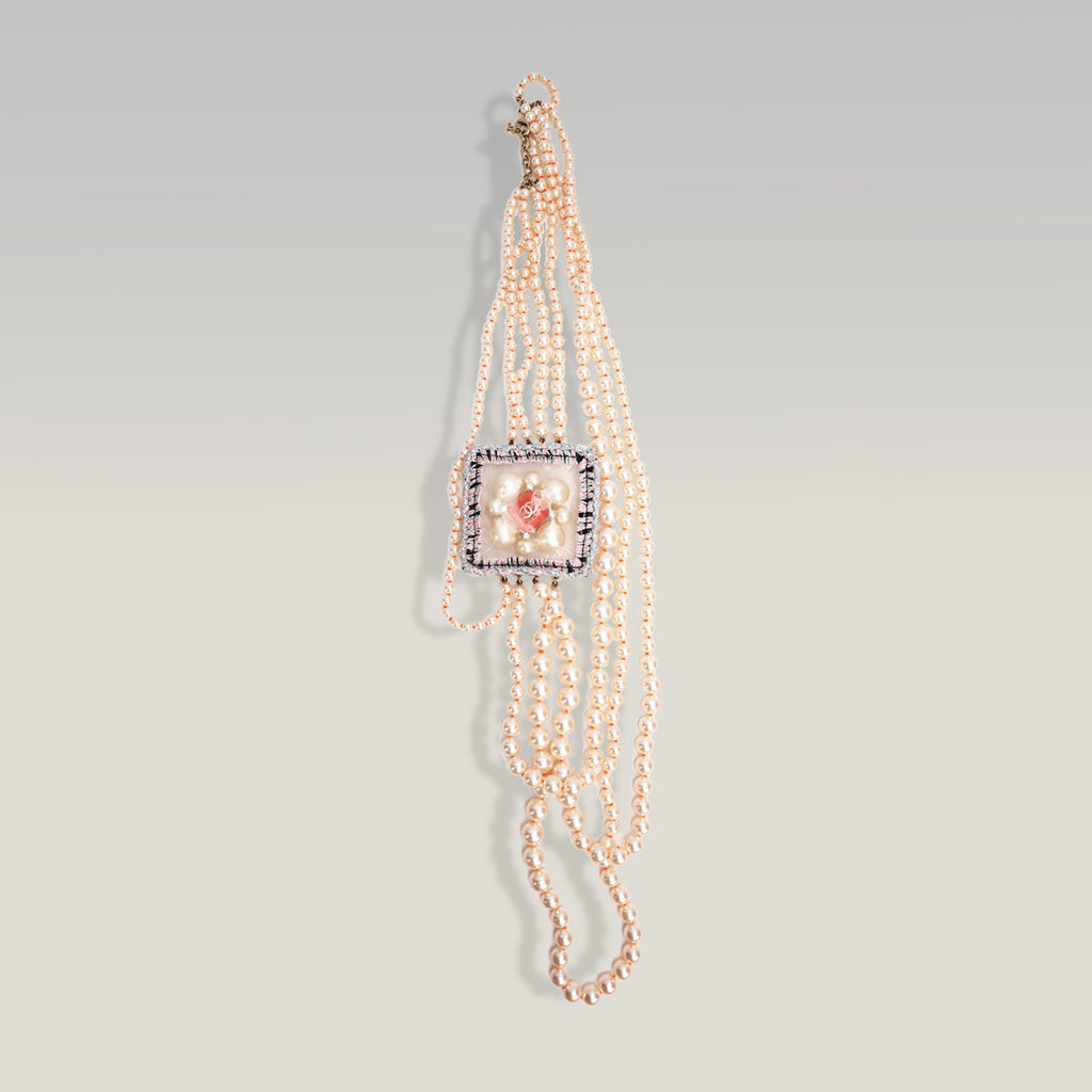Chanel Collana Multigiro di Perle con Charm Tweed e Dettagli Arancioni