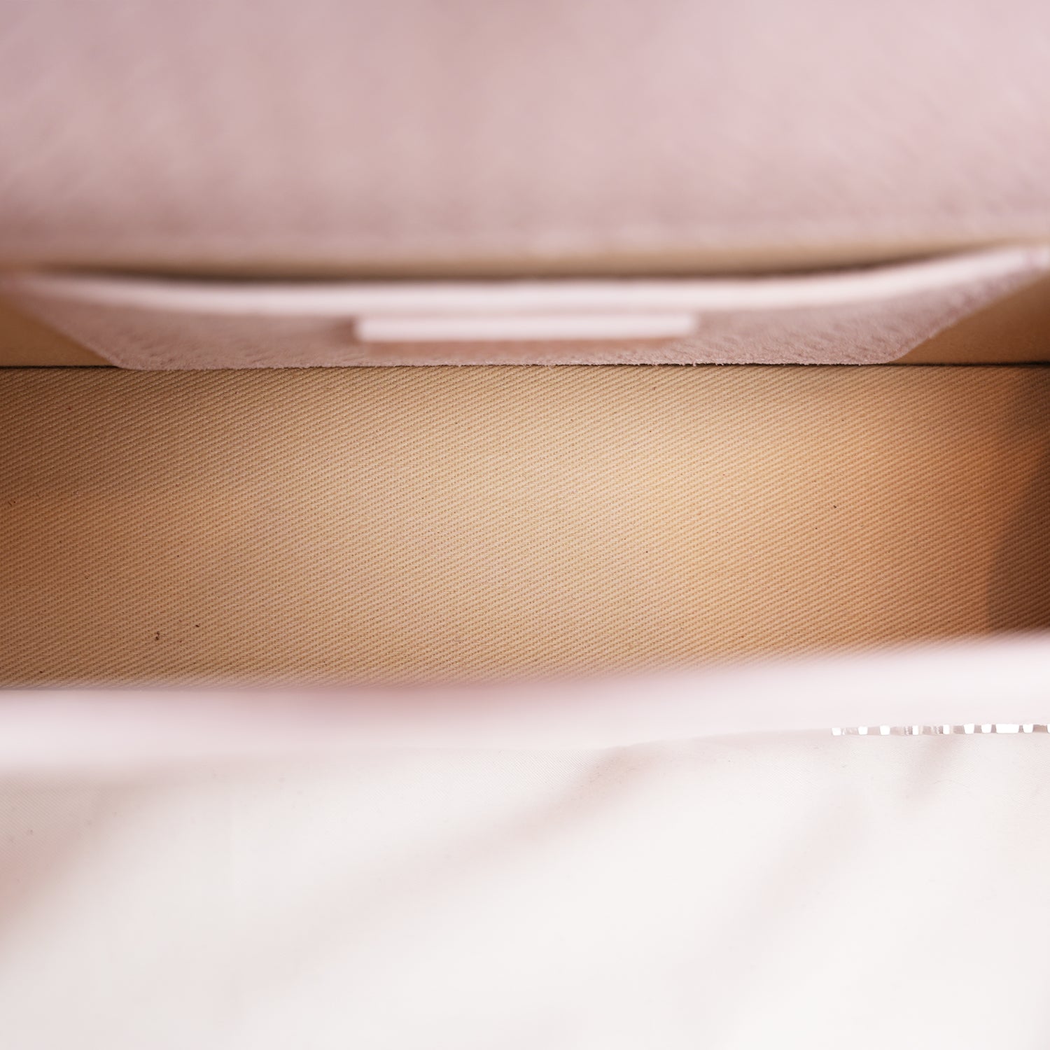 Jacquemus Le Grand Bambino Rosa in Pelle Goffrata Effetto Coccodrillo con Tracolla