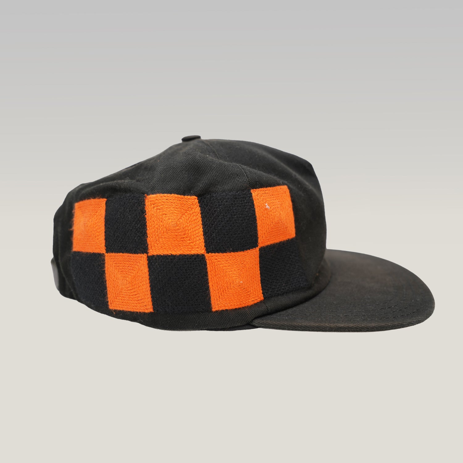 Off-White Cappello Baseball Nero con Motivo Geometrico Arancione