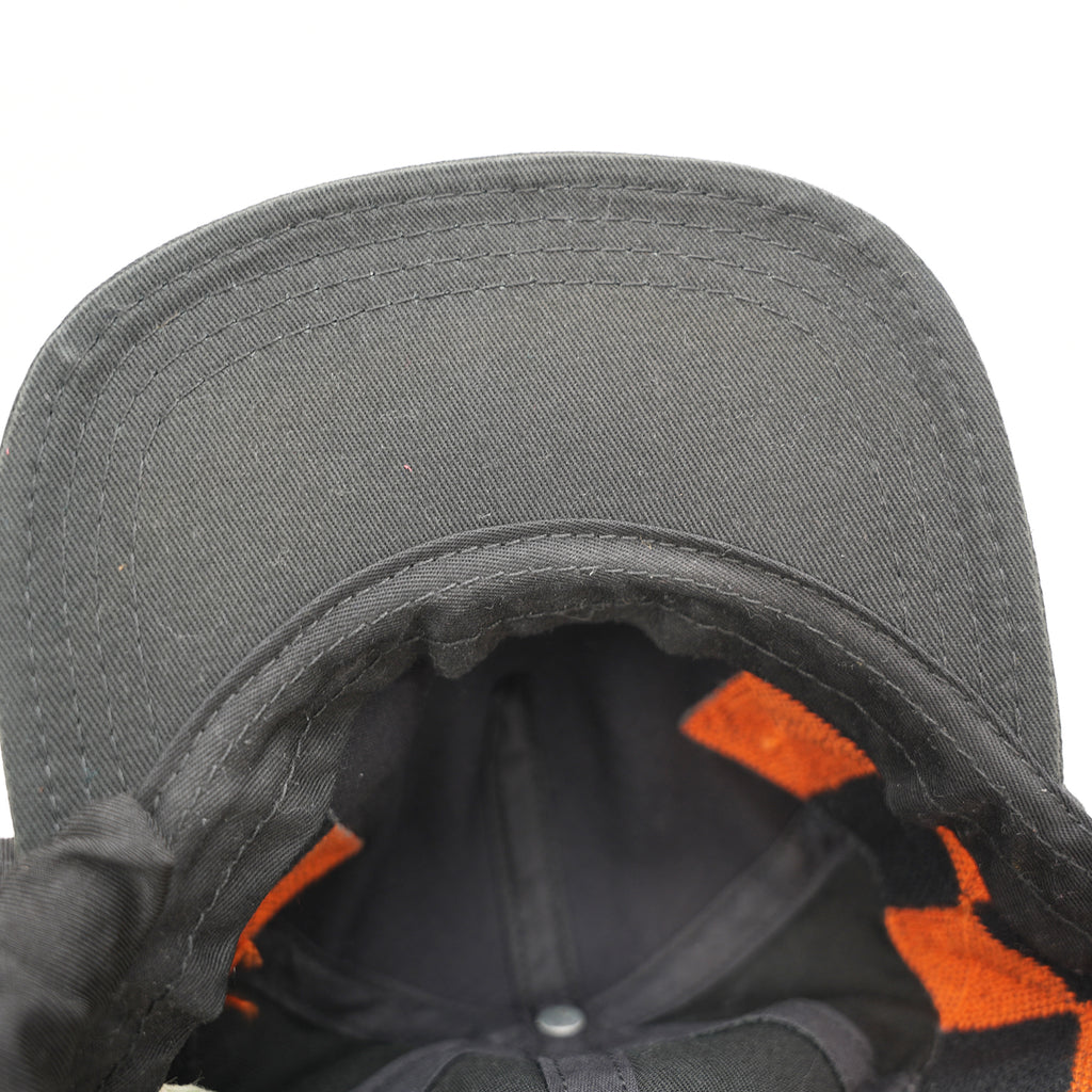 Off-White Cappello Baseball Nero con Motivo Geometrico Arancione