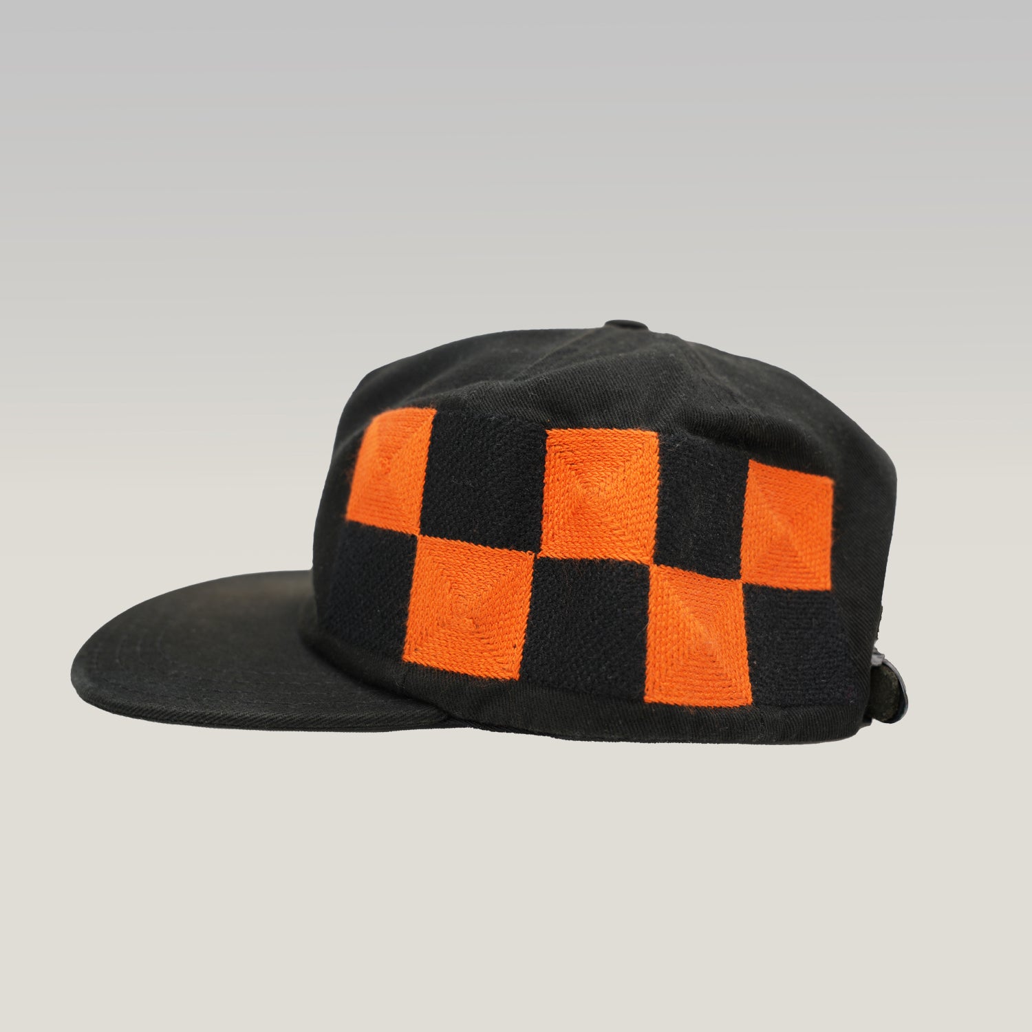 Off-White Cappello Baseball Nero con Motivo Geometrico Arancione