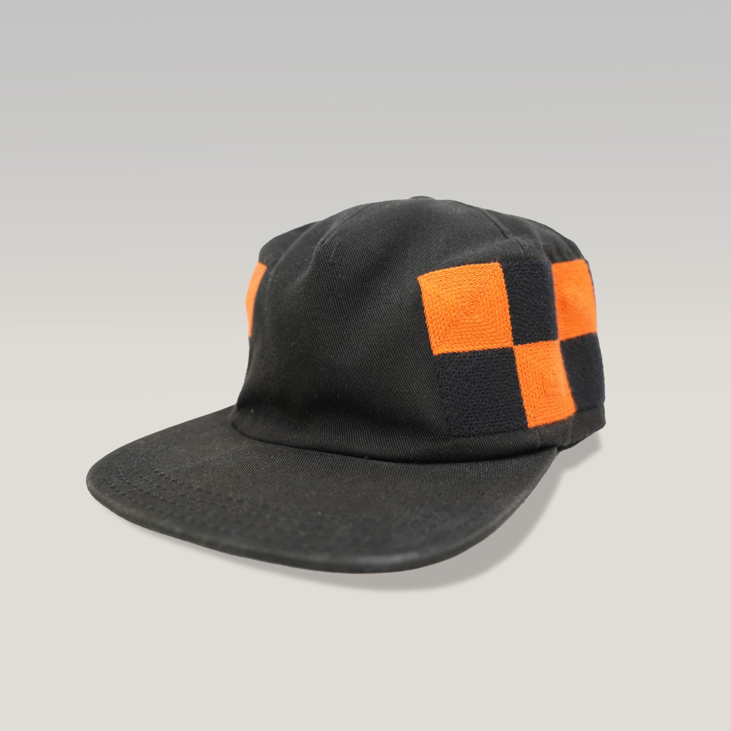 Off-White Cappello Baseball Nero con Motivo Geometrico Arancione