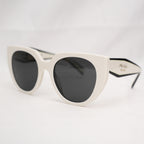 Prada occhiali da sole bianchi con logo nero a contrasto