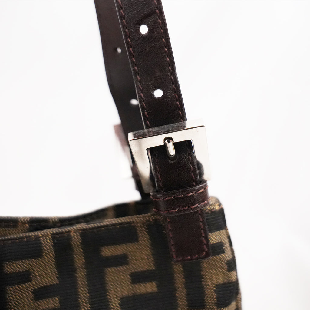 Fendi Zucca Shoulder Bag Media Marrone in Tela FF con Pelle e Hardware Argento