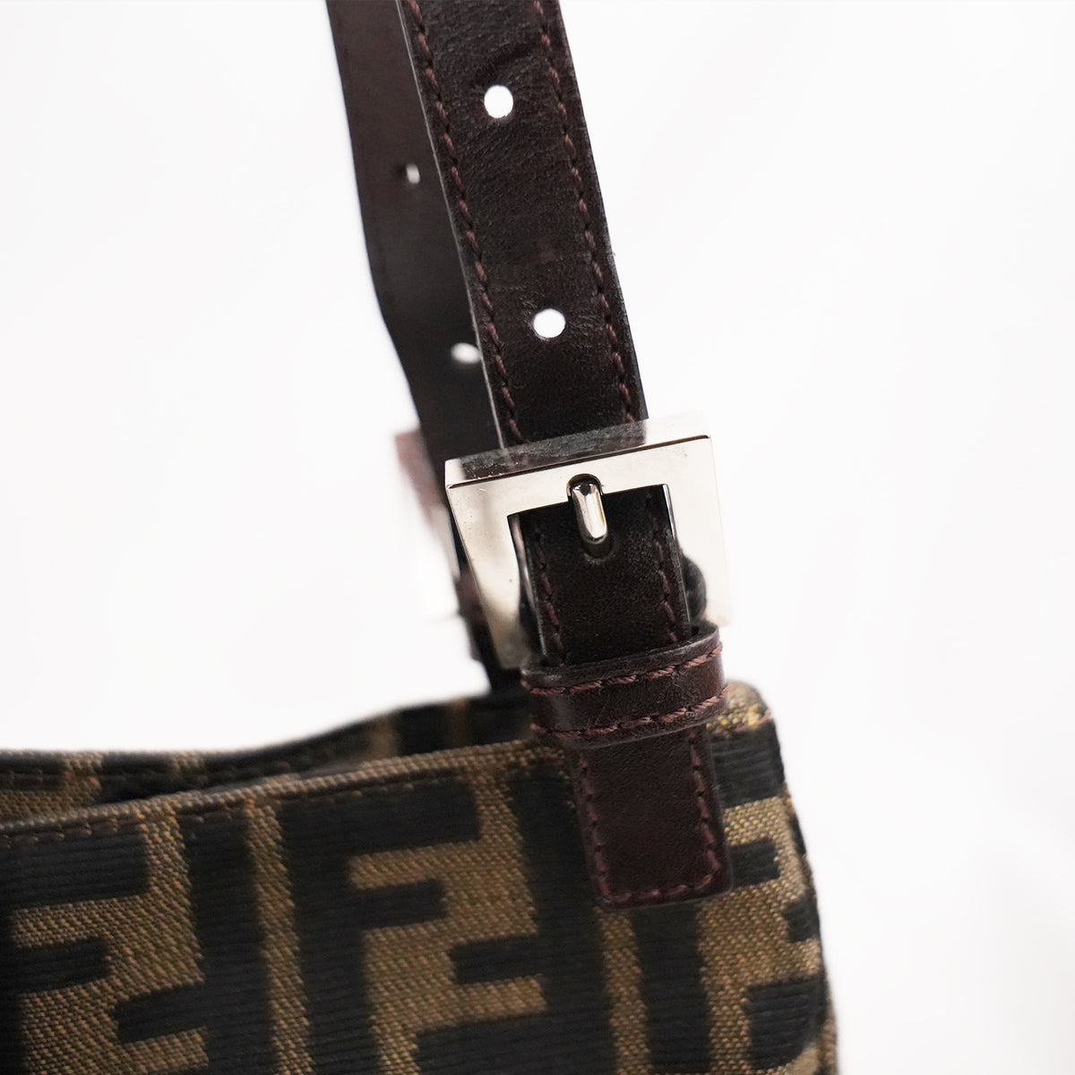 Fendi Zucca Shoulder Bag Media Marrone in Tela FF con Pelle e Hardware Argento