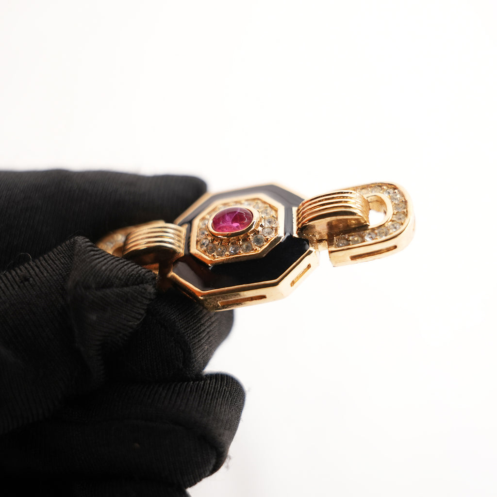 Dior Spilla Gioiello Vintage in Lega Metallica Dorata con Strass Smalto Nero e Pietra Rossa