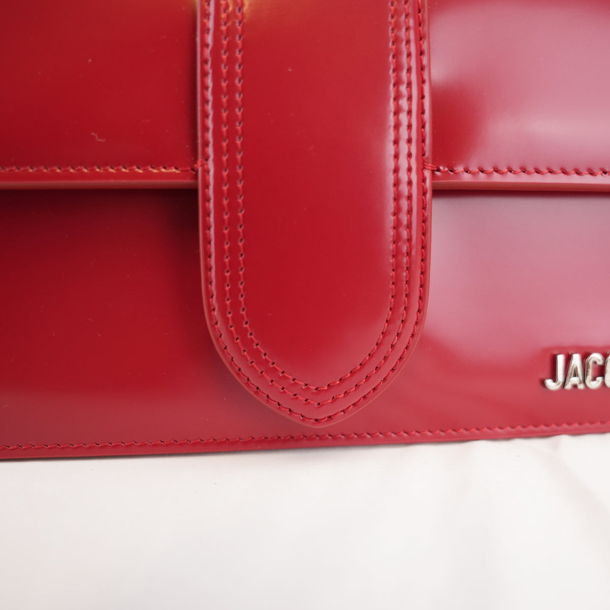 Jacquemus Borsa a Mano in Pelle Verniciata Rossa