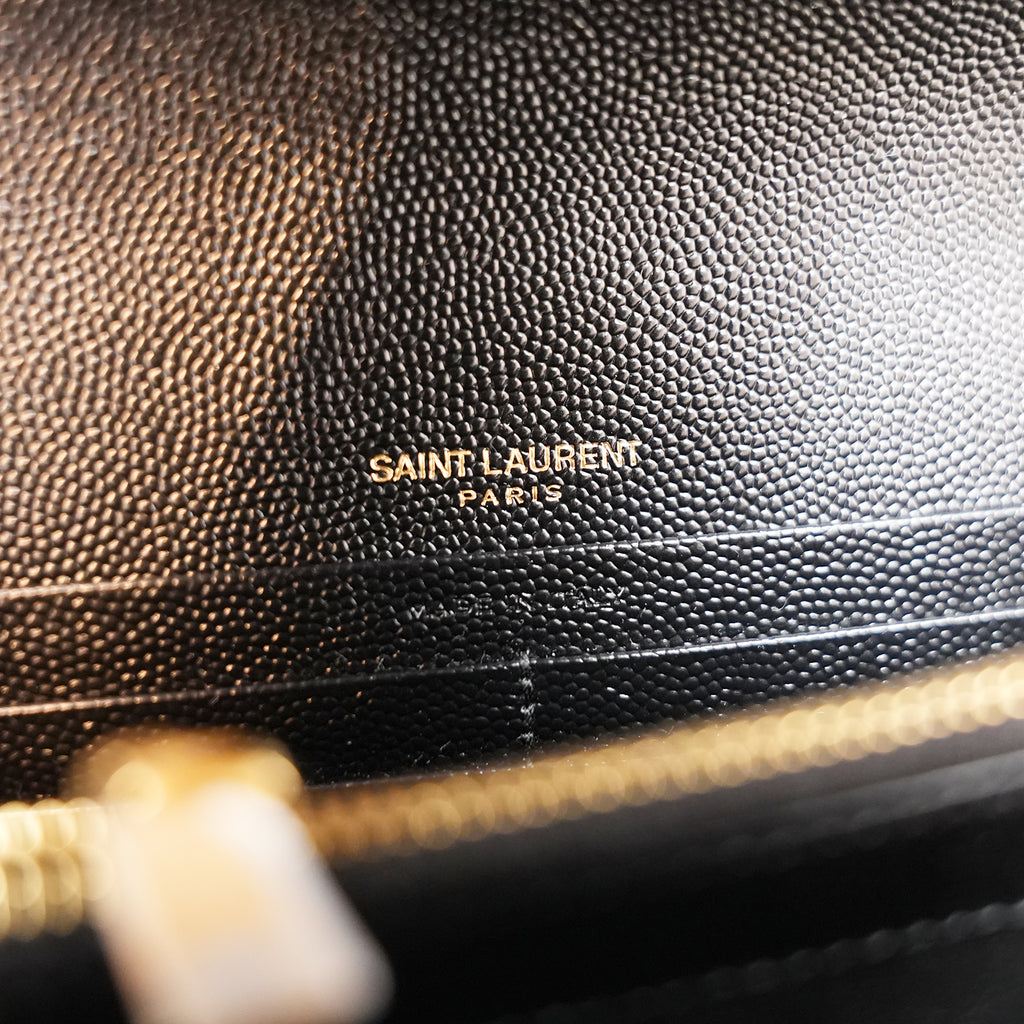 Pochette Saint Laurent Monogram Nera in Pelle Matelassé Chevron con Logo YSL Dorato