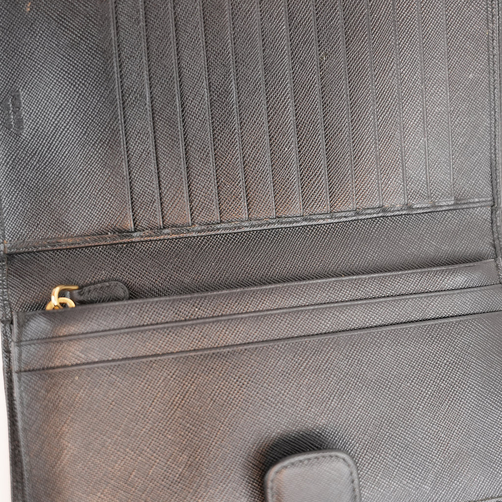 Prada Portafoglio Continental in Pelle Saffiano Nera con Logo Dorato