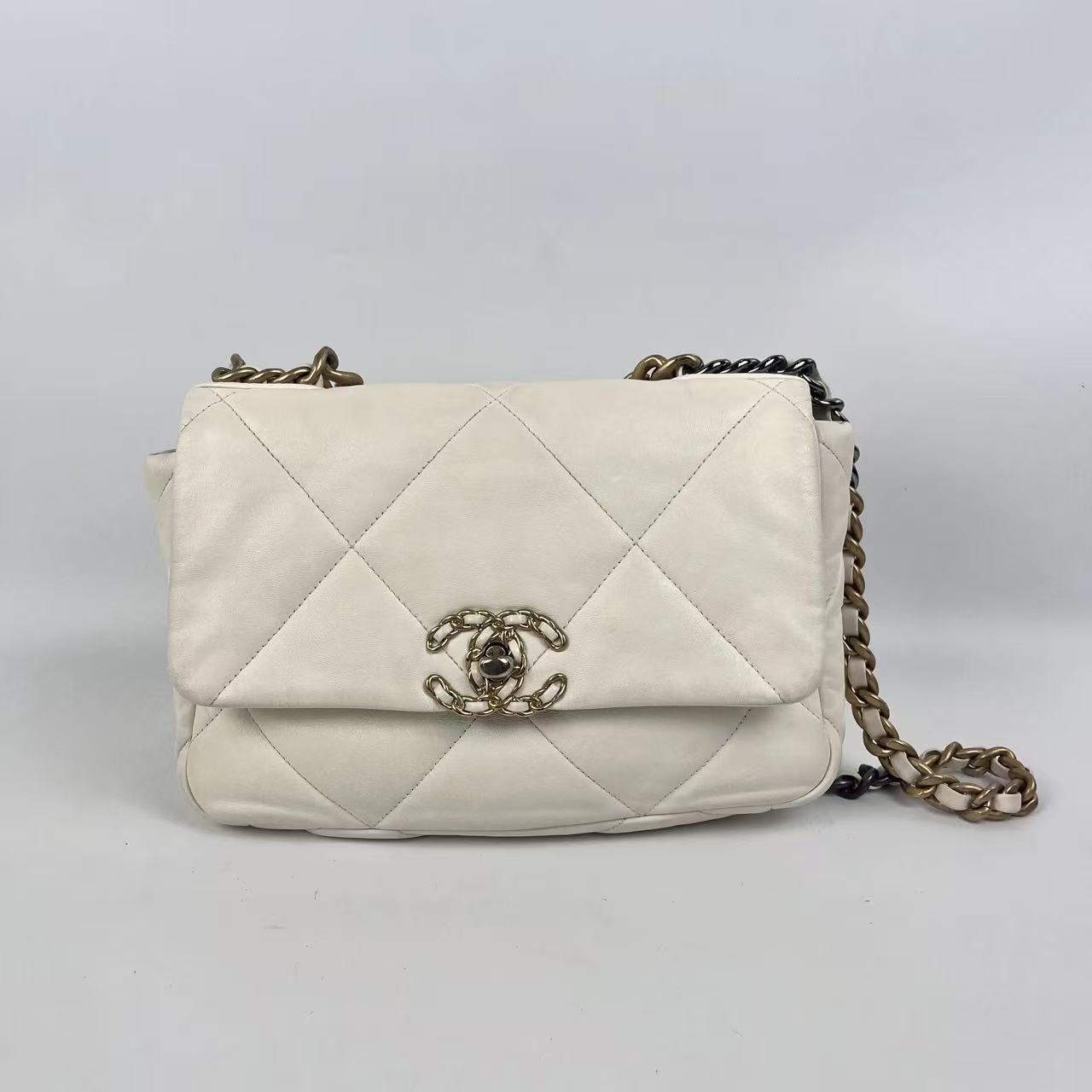 Chanel 19 Borsa a Spalla Bianca Trapuntata con Catena Oro e Argento