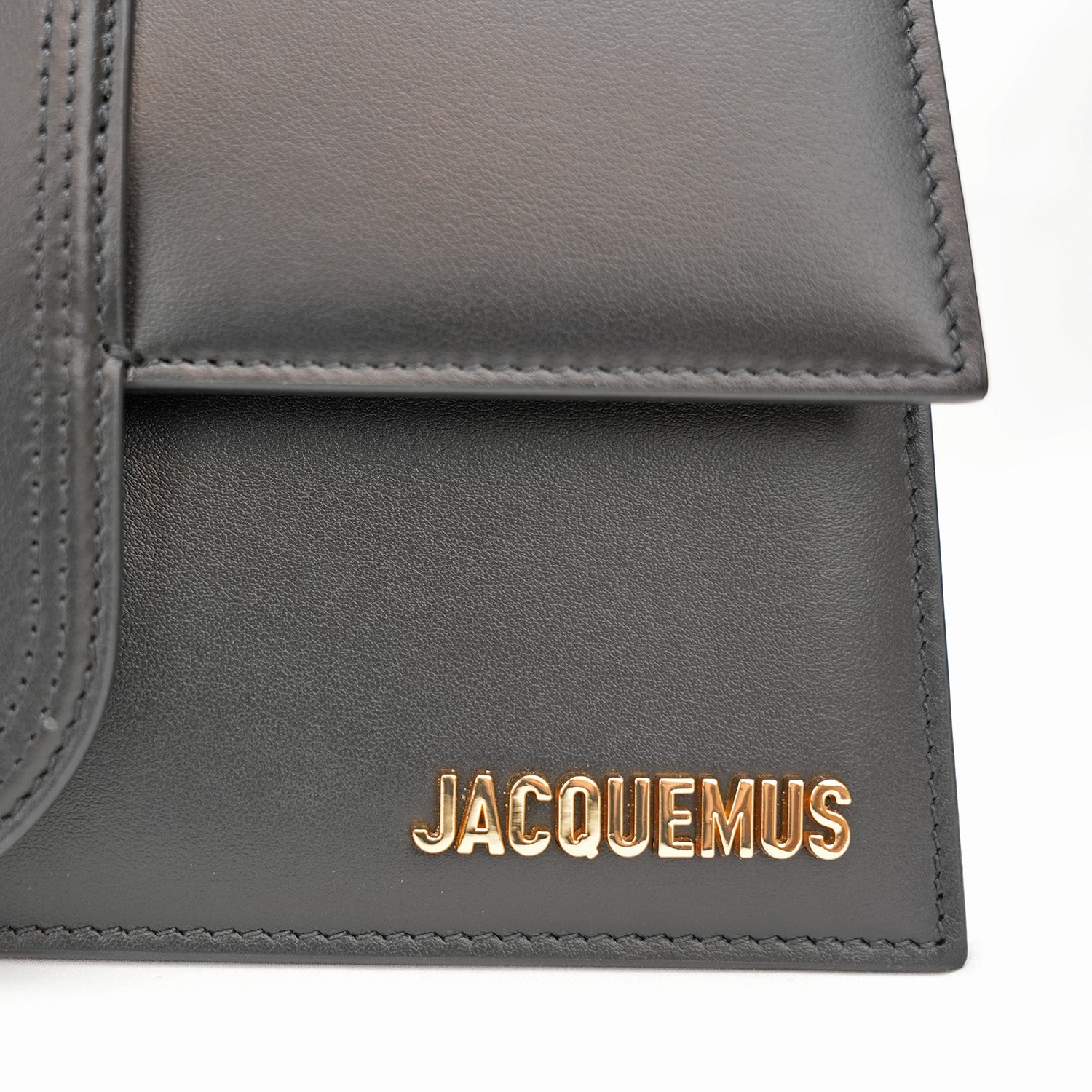 Jacquemus Le Grand Bambino nero con logo oro