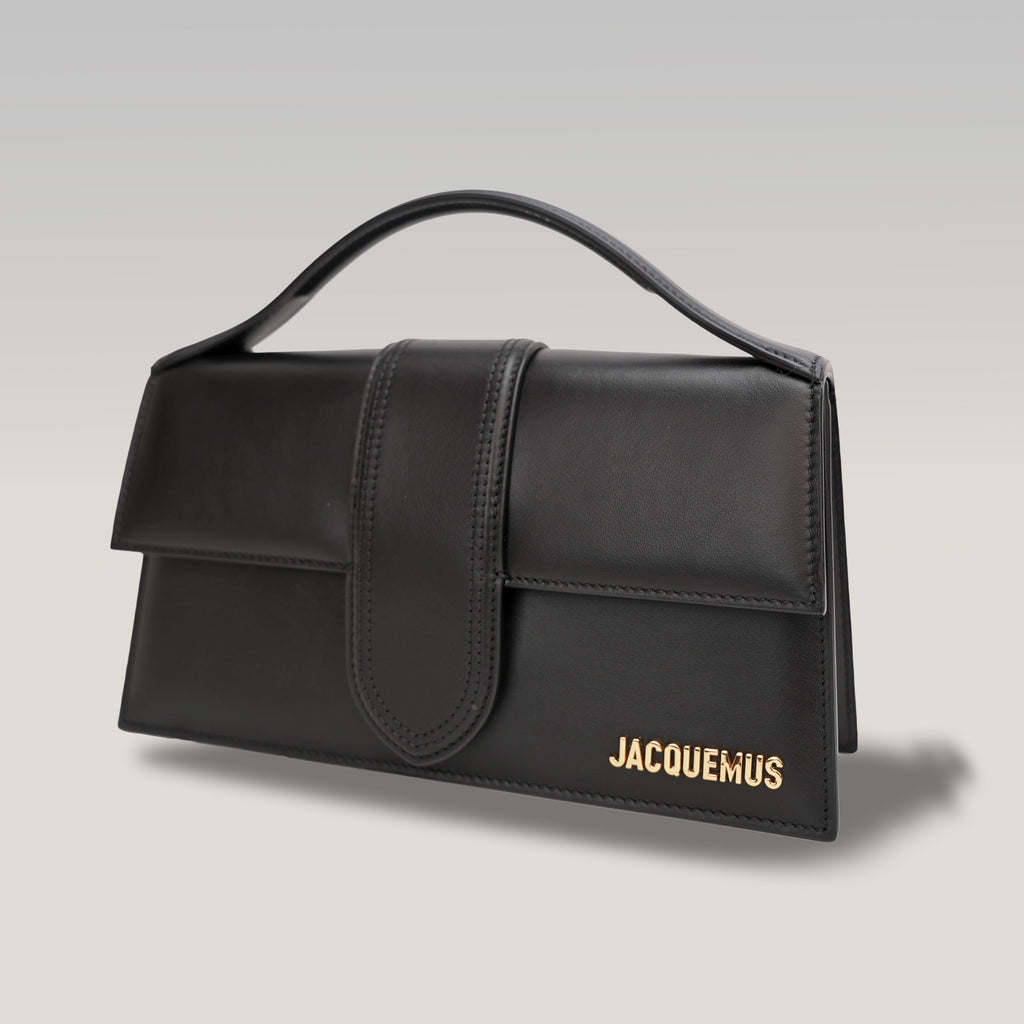 Jacquemus Le Grand Bambino nero con logo oro