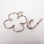 Chanel Orecchini CC Quadrifoglio in Metallo Dorato Vintage