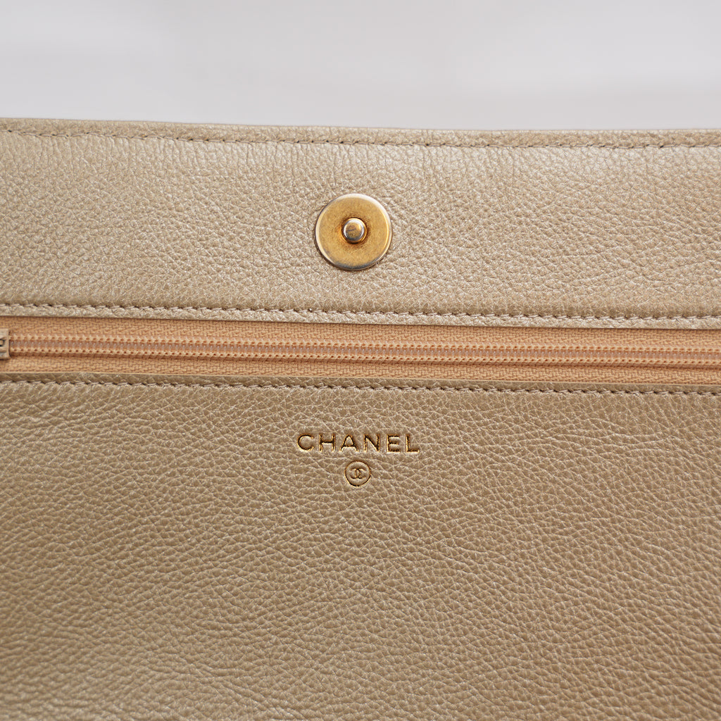 Chanel Wallet On Chain in rafia intrecciata beige