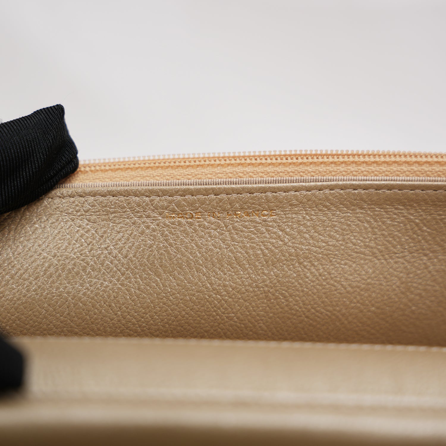 Chanel Wallet On Chain in rafia intrecciata beige