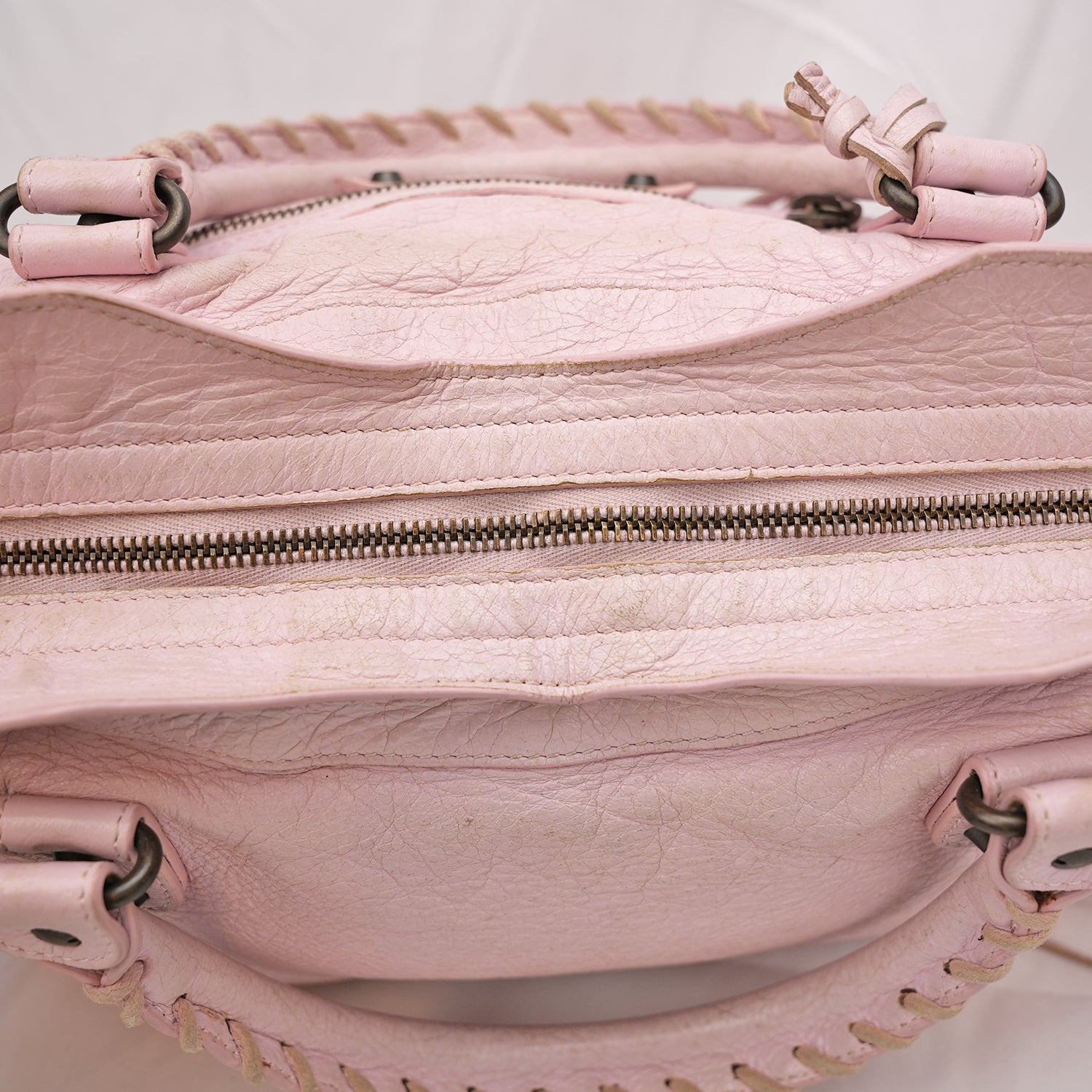 Balenciaga borsa City media in pelle rosa con borchie