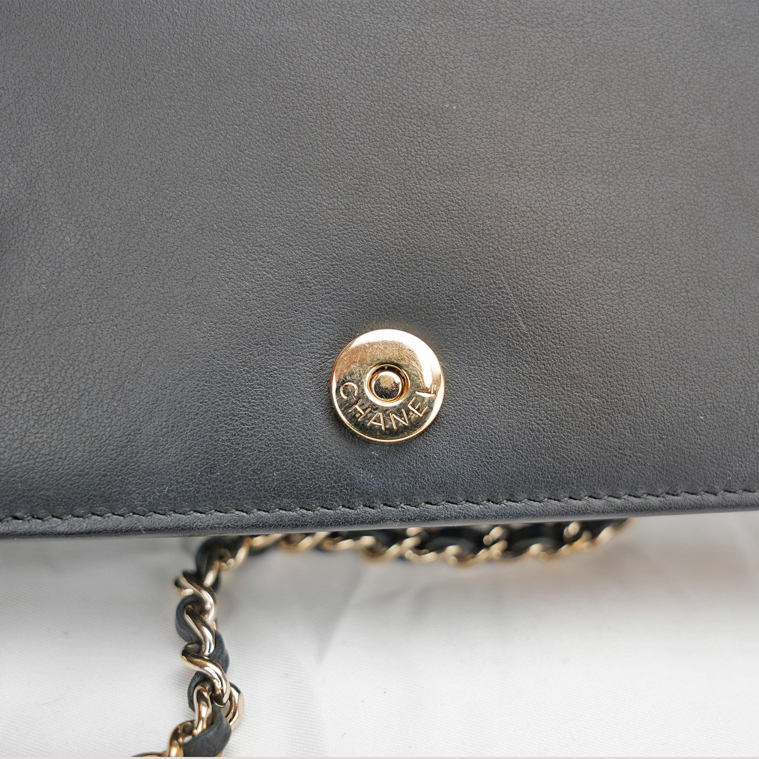 Chanel Wallet on Chain (WOC) 