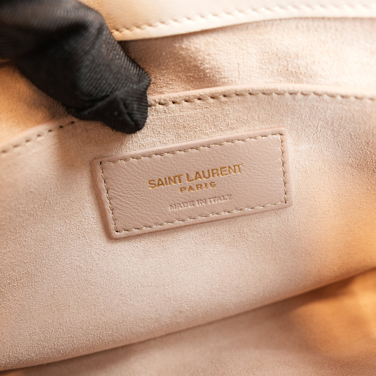 Saint Laurent Le 5 à 7 Borsa a Spalla Matelassé in Pelle Beige Chiaro con Logo YSL Dorato