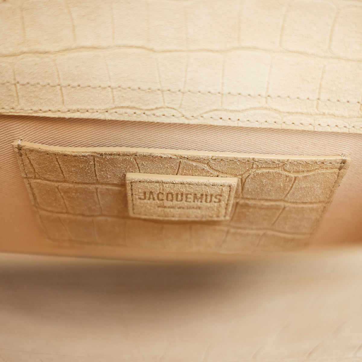 Jacquemus Borsa a Mano in Camoscio Beige Effetto Coccodrillo