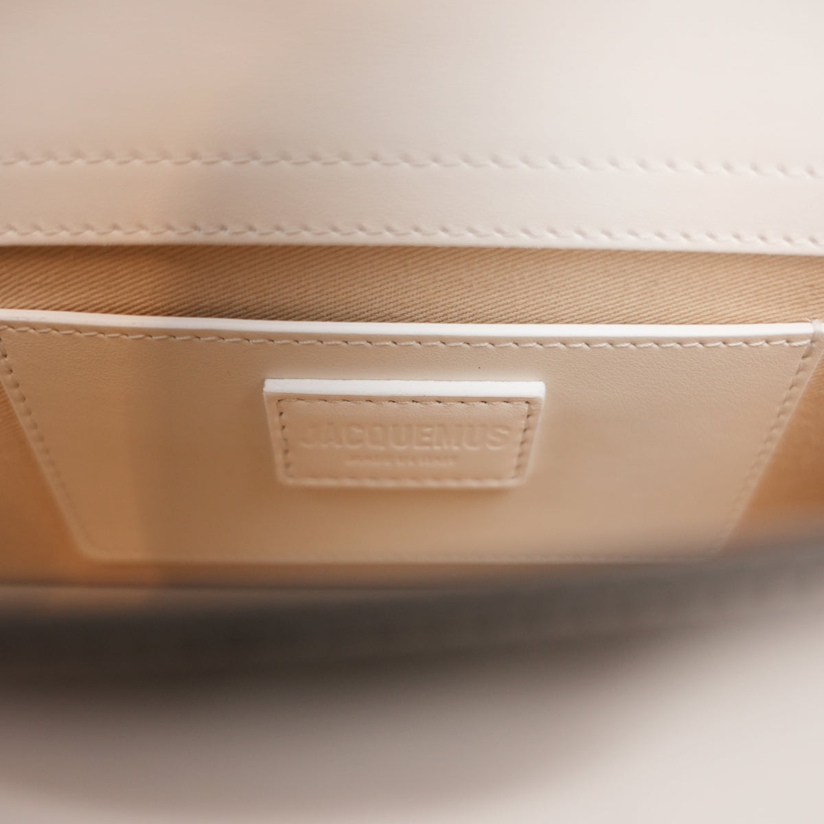 Jacquemus Borsa a Mano in Pelle Avorio con Logo Dorato