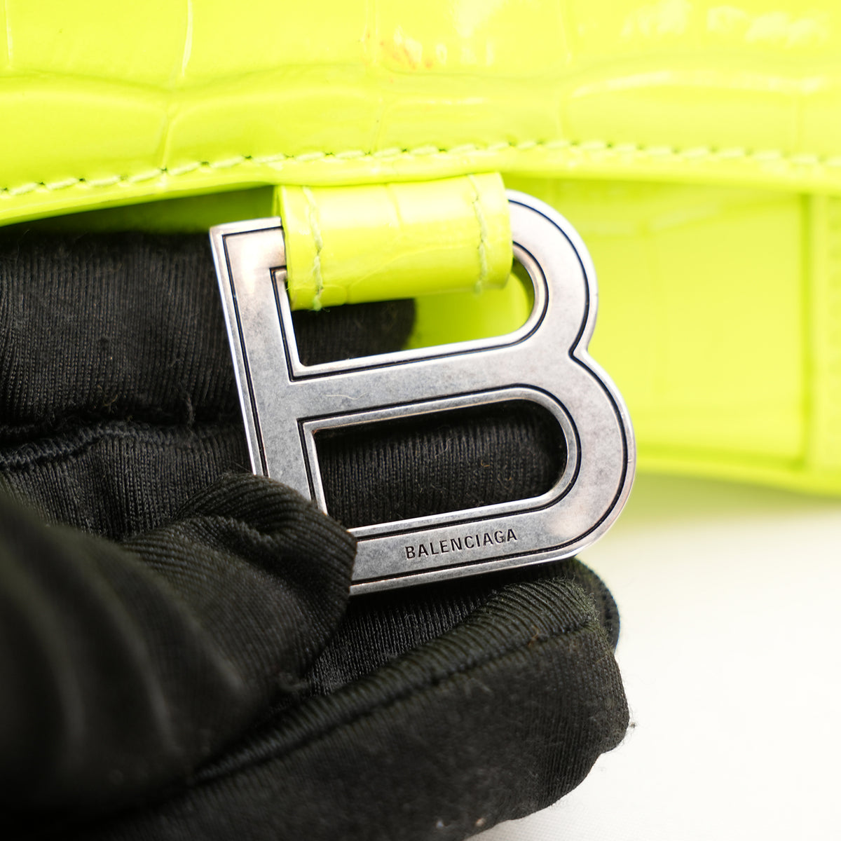 Balenciaga Hourglass XS Borsa a Mano in Pelle Effetto Coccodrillo Giallo Fluo con Logo B Argentato