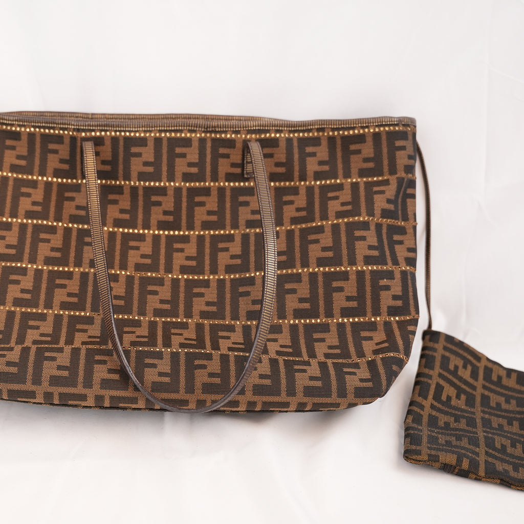 Borsa Tote Fendi Zucca FF Marrone in Tessuto Jacquard con Manici in Pelle – 36 cm