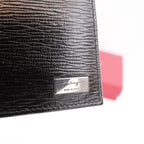 Salvatore Ferragamo Portafoglio Bifold da Uomo in Pelle di Vitello Nera con Logo Metallico e Scatola
