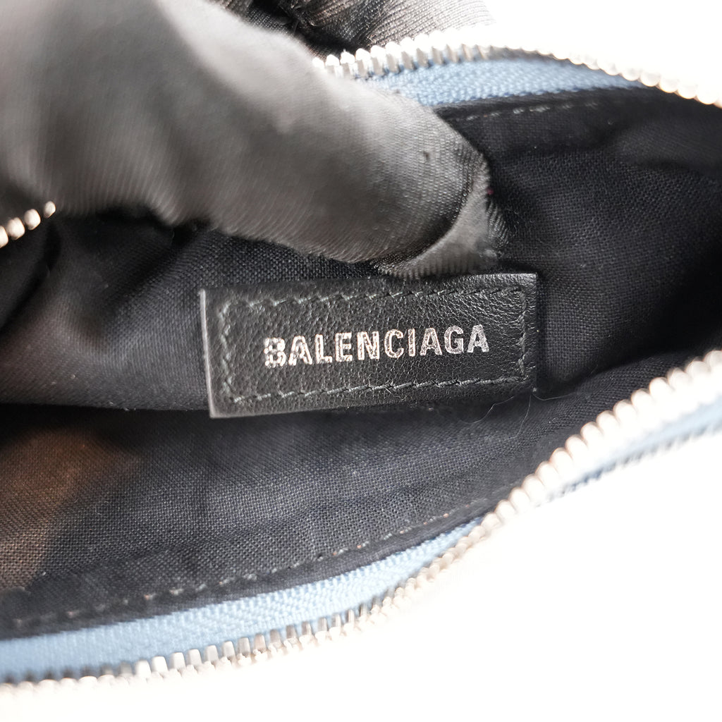 Balenciaga Le Cagole Borsa a Spalla Blu in Denim e Tela Monogram con Borchie