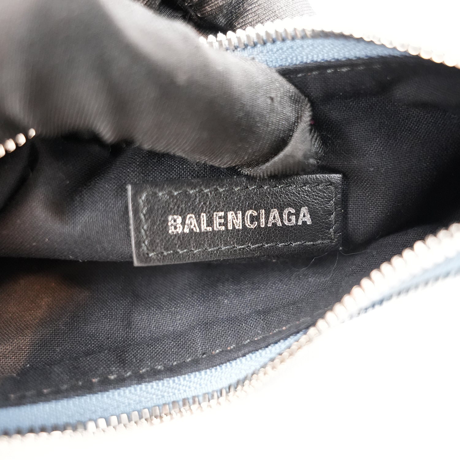 Balenciaga Le Cagole Borsa a Spalla Blu in Denim e Tela Monogram con Borchie