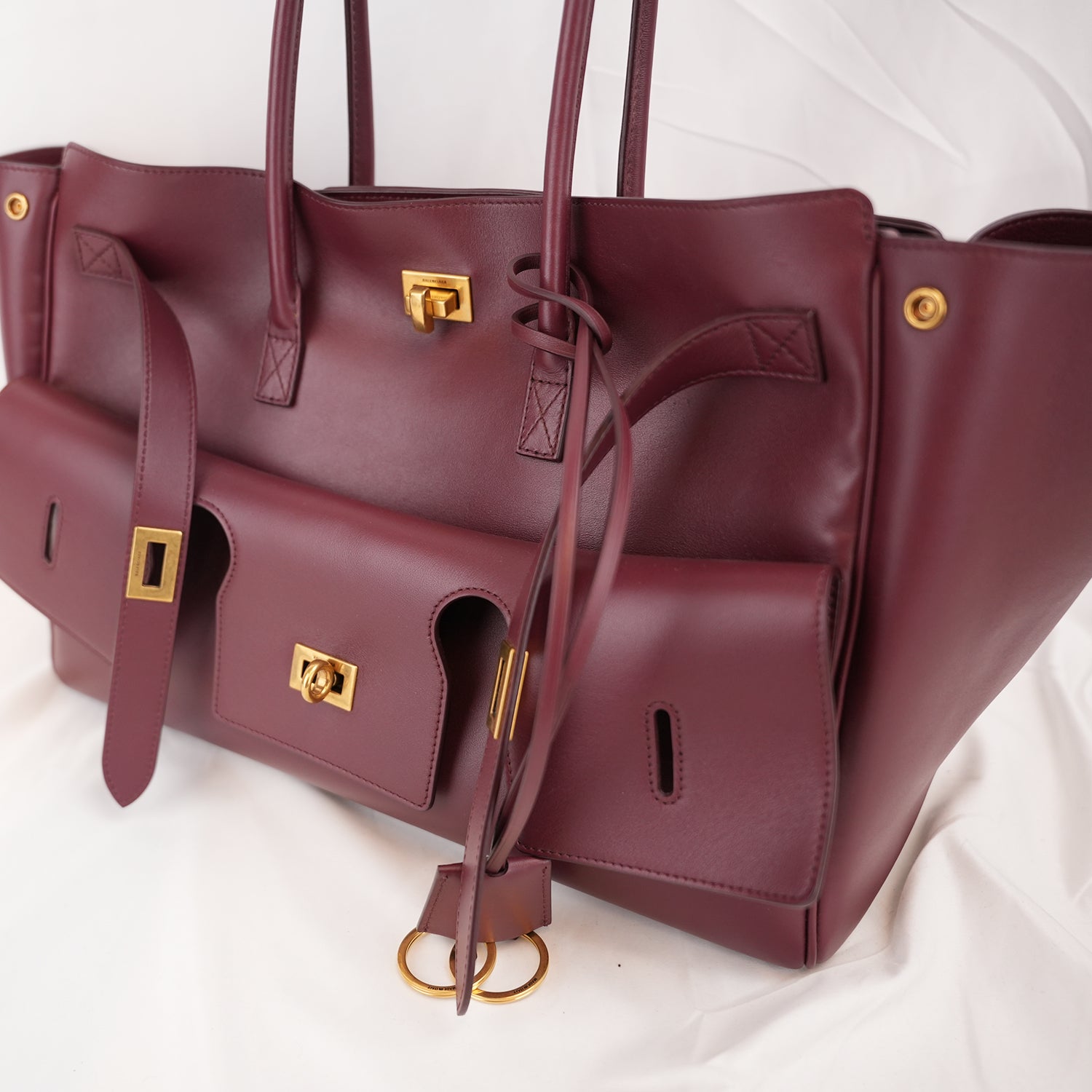 Balenciaga Bel Air Borsa Media in Pelle Bordeaux con Hardware Dorato
