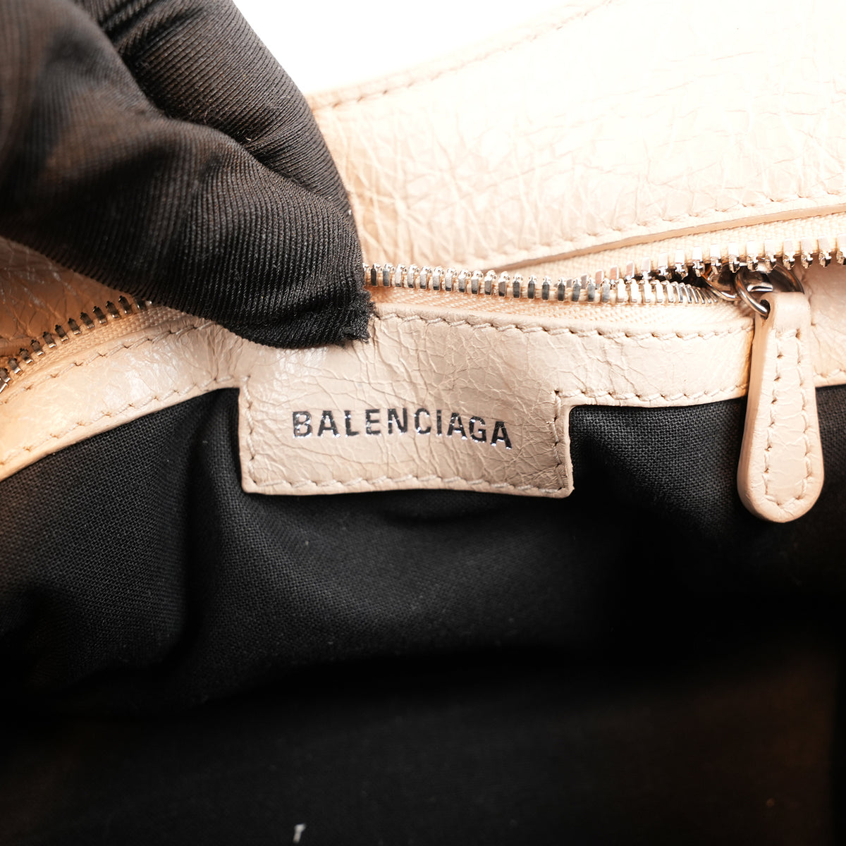 Balenciaga Neo Cagole Borsa Piccola in Pelle Arena Beige Nude con Borchie e Frange 26 cm
