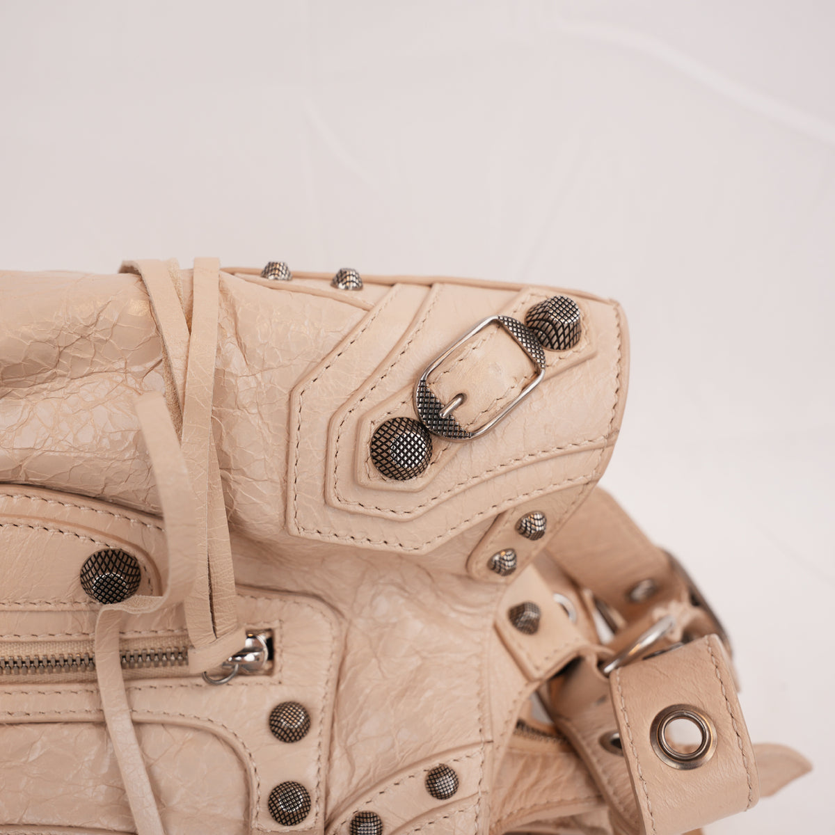 Balenciaga Neo Cagole Borsa Piccola in Pelle Arena Beige Nude con Borchie e Frange 26 cm