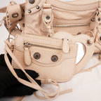 Balenciaga Neo Cagole Borsa Piccola in Pelle Arena Beige Nude con Borchie e Frange 26 cm
