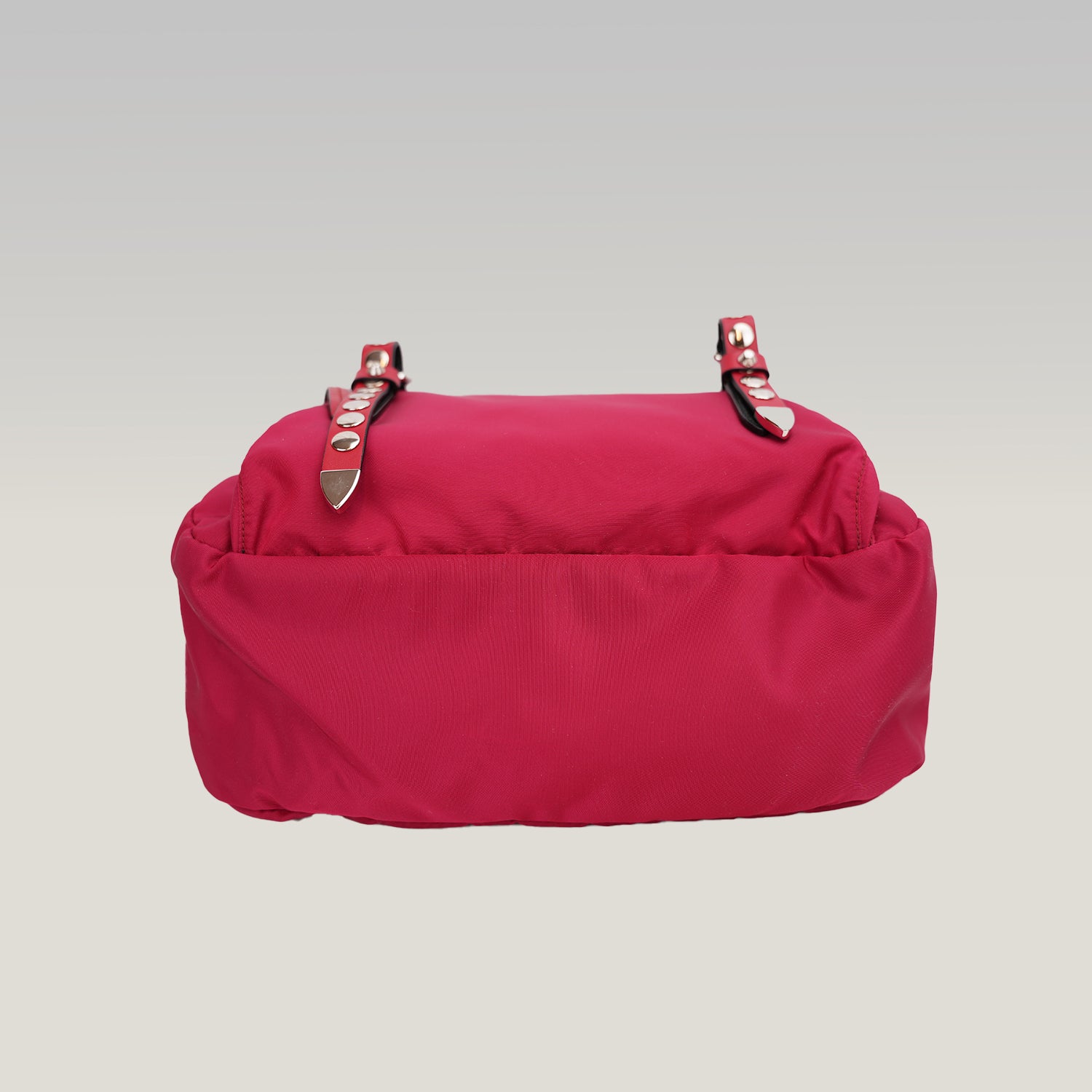 Prada Vintage Marsupio Rosso in Nylon con Borchie e Logo Triangolare