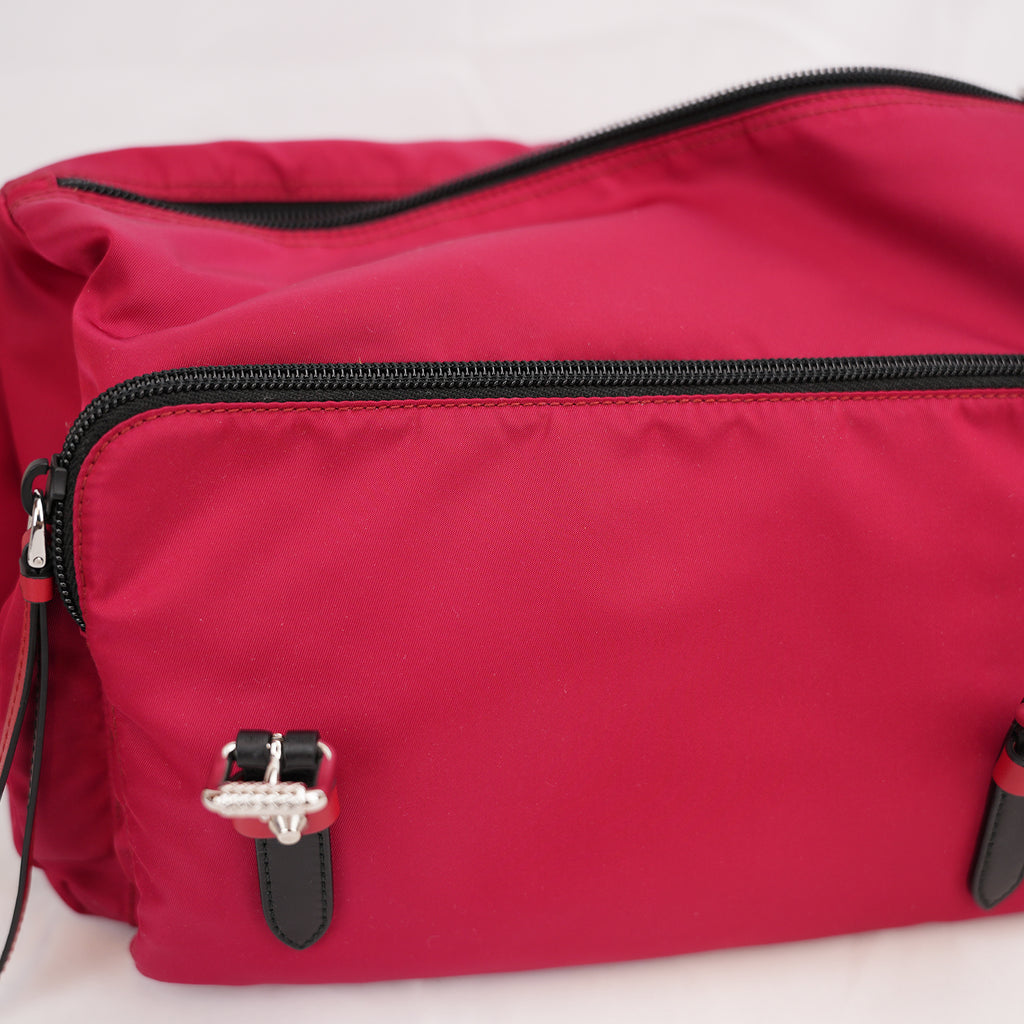 Prada Vintage Marsupio Rosso in Nylon con Borchie e Logo Triangolare